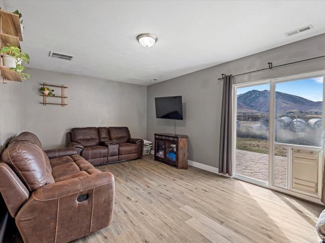 1266 E 850 N, Tooele, UT 84074