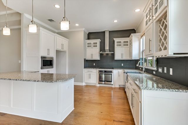 13504 Golden Wave LOOP 51, Bee Cave, TX 78738