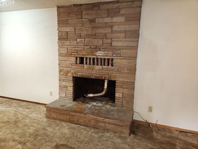 81029 LOST CREEK Rd, Dexter, OR 97431