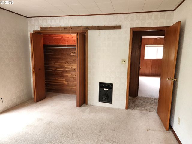 81029 LOST CREEK Rd, Dexter, OR 97431