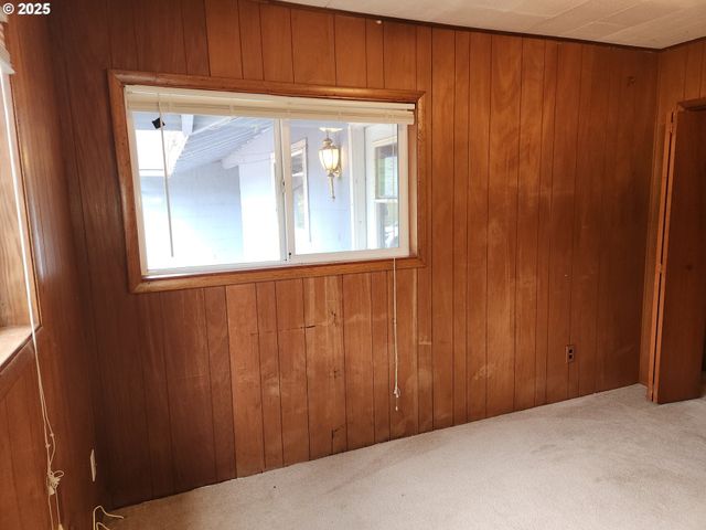 81029 LOST CREEK Rd, Dexter, OR 97431