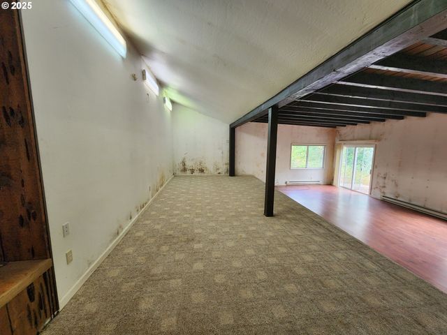 81029 LOST CREEK Rd, Dexter, OR 97431