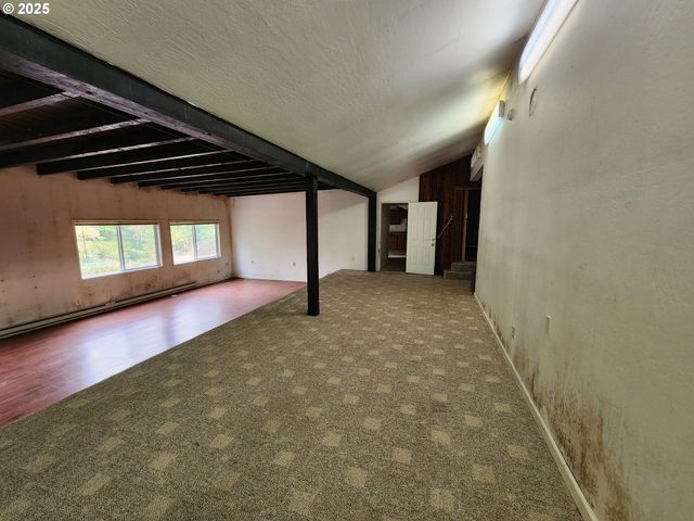 81029 LOST CREEK Rd, Dexter, OR 97431