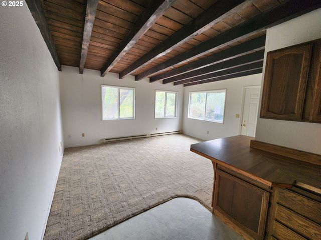 81029 LOST CREEK Rd, Dexter, OR 97431