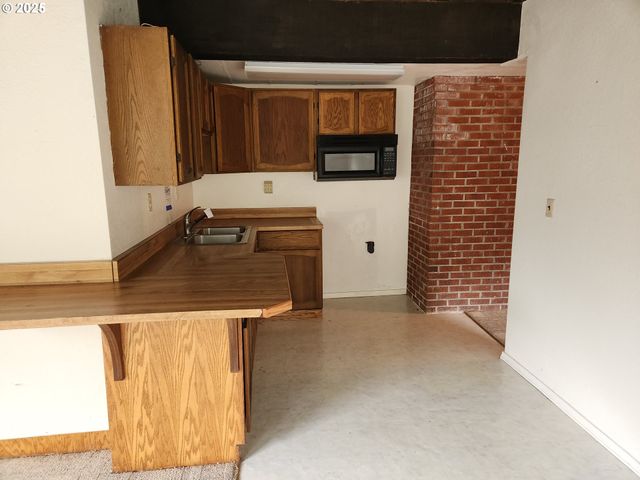 81029 LOST CREEK Rd, Dexter, OR 97431