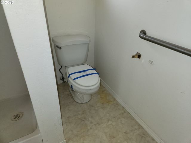 81029 LOST CREEK Rd, Dexter, OR 97431