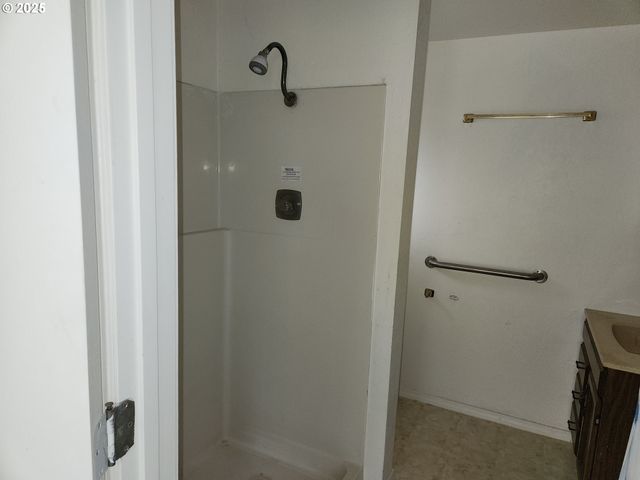 81029 LOST CREEK Rd, Dexter, OR 97431