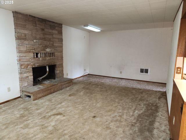 81029 LOST CREEK Rd, Dexter, OR 97431