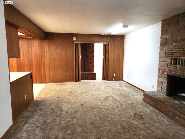 81029 LOST CREEK Rd, Dexter, OR 97431