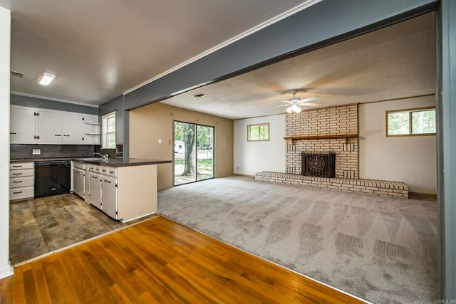 59 Wesley Dr, Sherwood, AR 72120