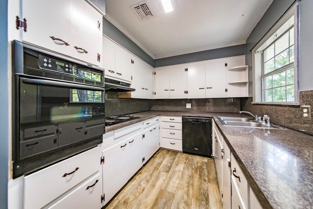 59 Wesley Dr, Sherwood, AR 72120