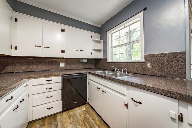 59 Wesley Dr, Sherwood, AR 72120