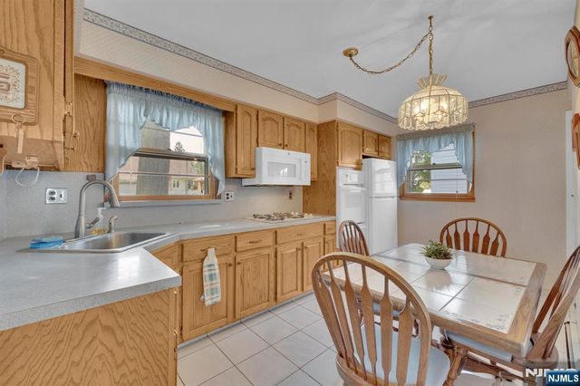13 Wonham Street, Clifton, NJ 07013
