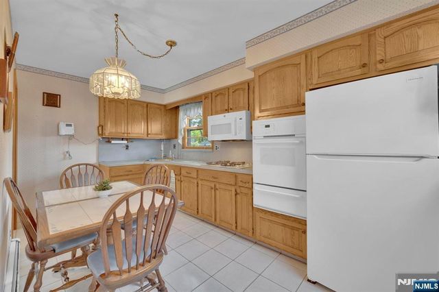 13 Wonham Street, Clifton, NJ 07013