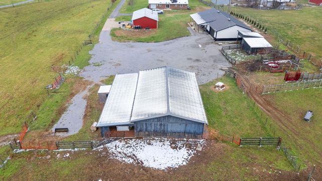 733 Richmond Rd Loop 1, Lancaster, KY 40444