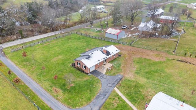 733 Richmond Rd Loop 1, Lancaster, KY 40444