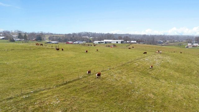 733 Richmond Rd Loop 1, Lancaster, KY 40444