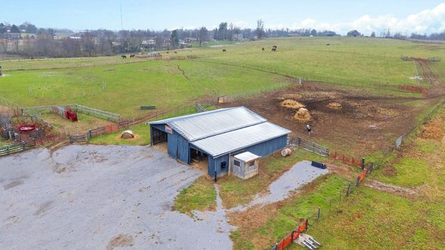 733 Richmond Rd Loop 1, Lancaster, KY 40444