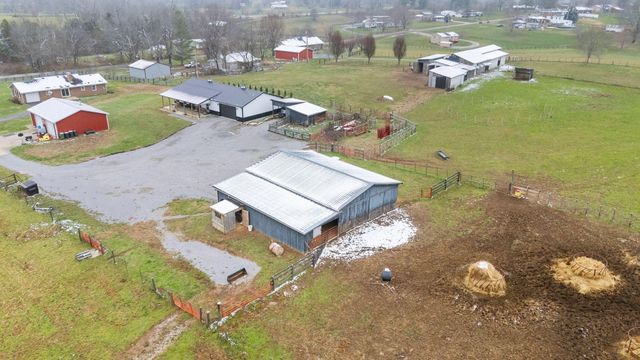 733 Richmond Rd Loop 1, Lancaster, KY 40444