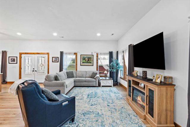 733 Richmond Rd Loop 1, Lancaster, KY 40444