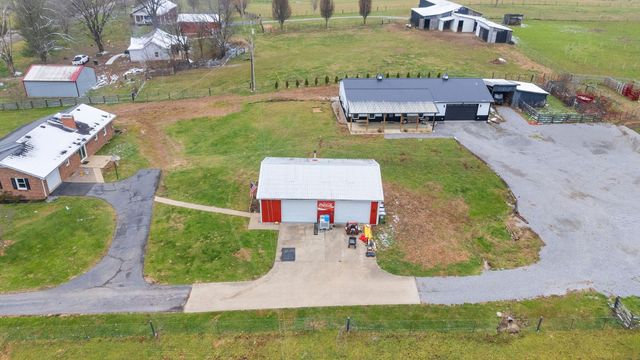 733 Richmond Rd Loop 1, Lancaster, KY 40444