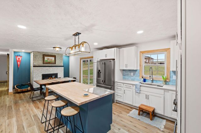 733 Richmond Rd Loop 1, Lancaster, KY 40444