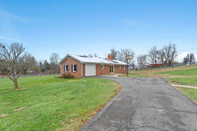 733 Richmond Rd Loop 1, Lancaster, KY 40444