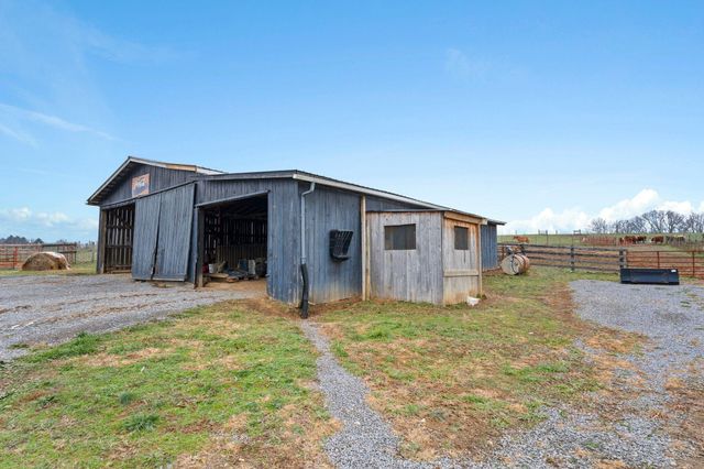 733 Richmond Rd Loop 1, Lancaster, KY 40444