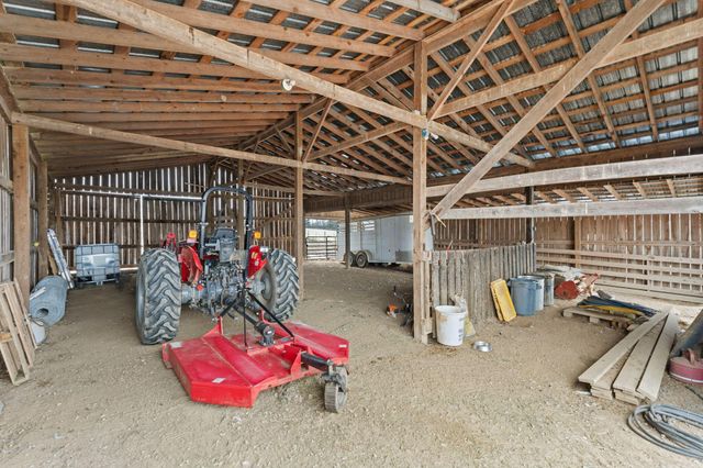 733 Richmond Rd Loop 1, Lancaster, KY 40444