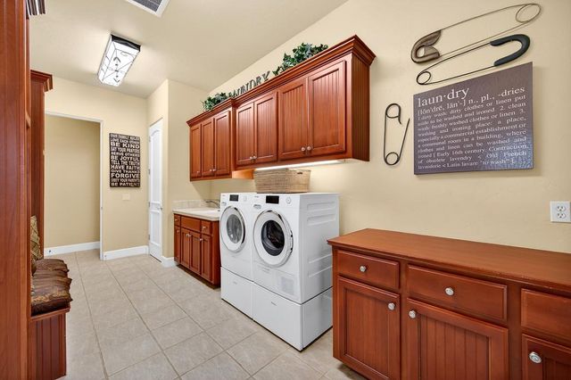 5876 Granite Hills Dr, Granite Bay, CA 95746