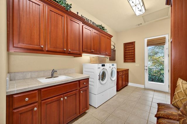 5876 Granite Hills Dr, Granite Bay, CA 95746