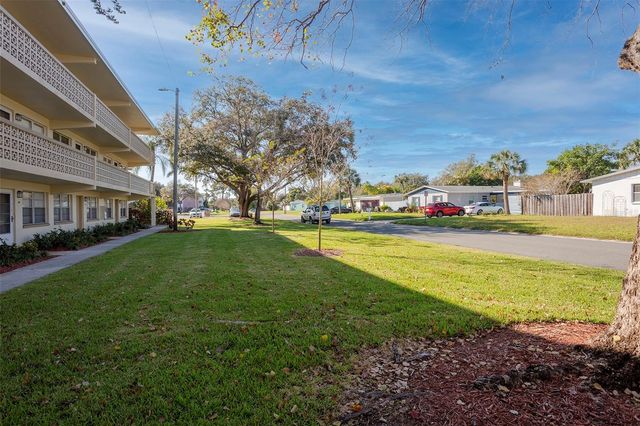 1051 79TH AVENUE N 103, St Petersburg, FL 33702