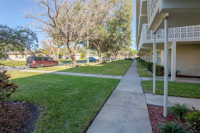 1051 79TH AVENUE N 103, St Petersburg, FL 33702