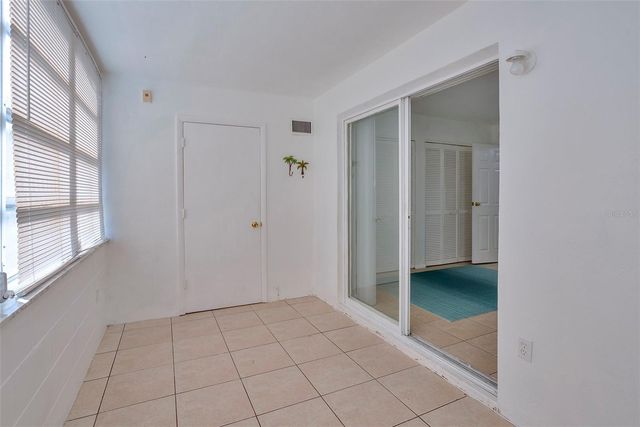 1051 79TH AVENUE N 103, St Petersburg, FL 33702