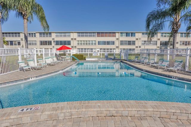 1051 79TH AVENUE N 103, St Petersburg, FL 33702