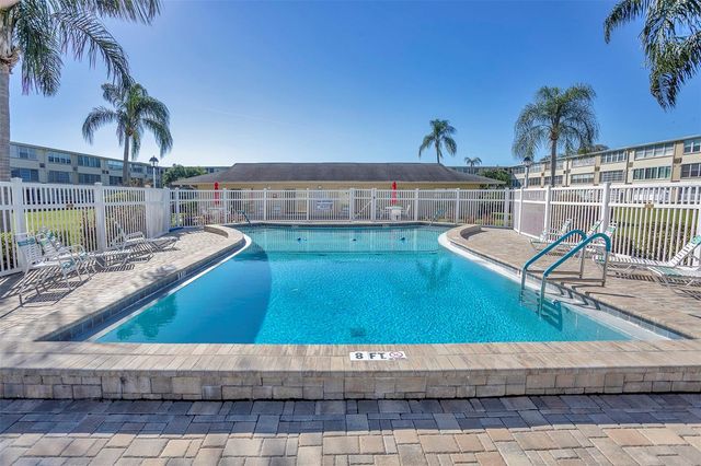 1051 79TH AVENUE N 103, St Petersburg, FL 33702