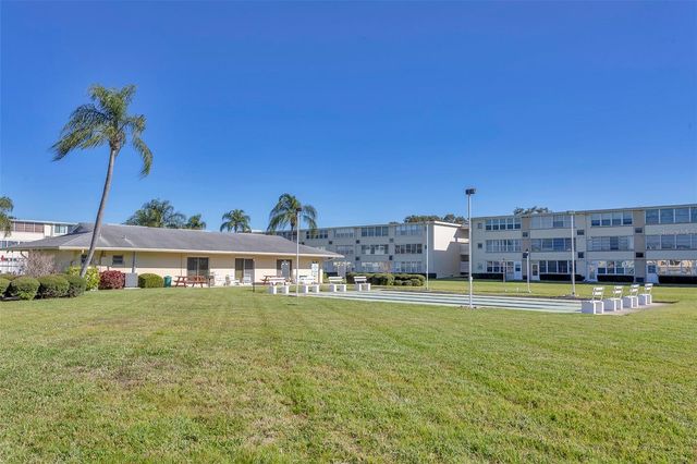 1051 79TH AVENUE N 103, St Petersburg, FL 33702