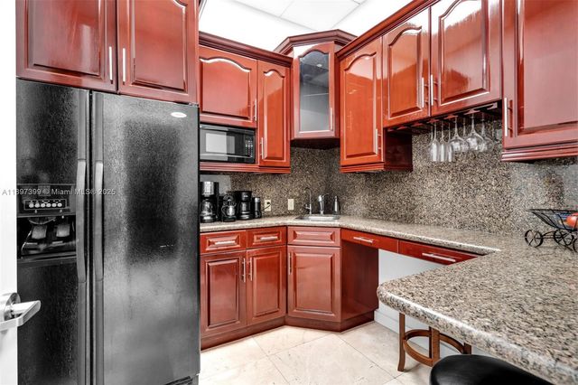 2020 Ponce De Leon Blvd 1007, Coral Gables, FL 33134