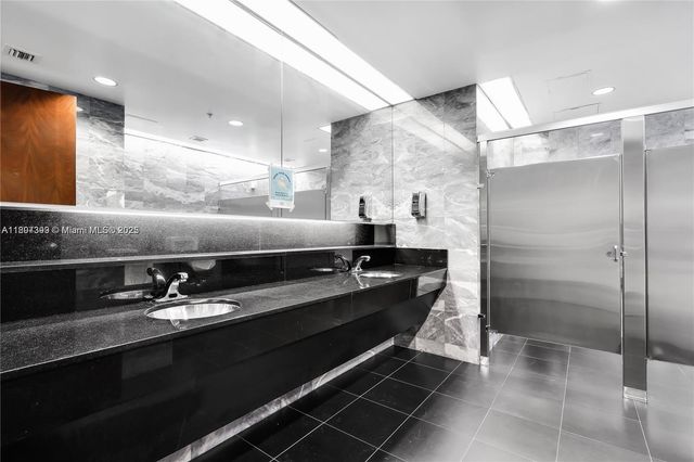 2020 Ponce De Leon Blvd 1007, Coral Gables, FL 33134