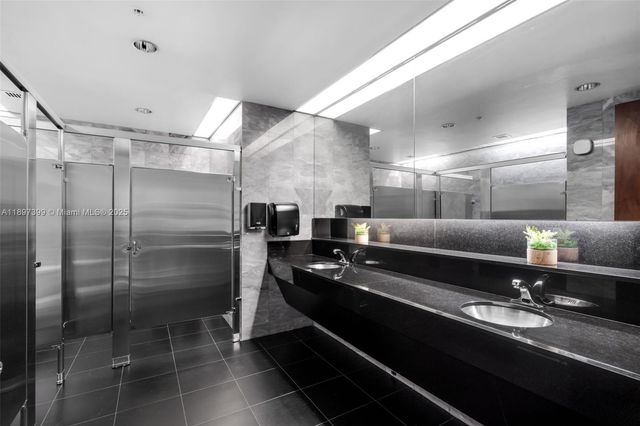 2020 Ponce De Leon Blvd 1007, Coral Gables, FL 33134