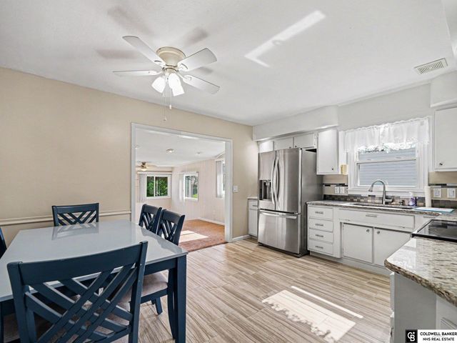 5026 Aspen Drive, Omaha, NE 68157
