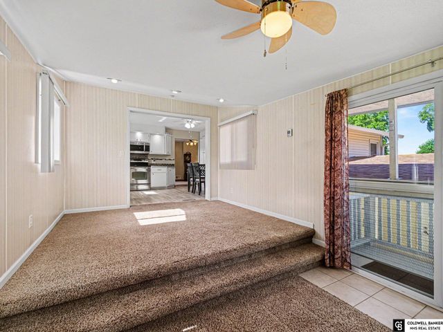 5026 Aspen Drive, Omaha, NE 68157