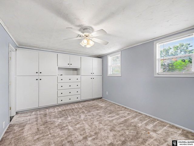 5026 Aspen Drive, Omaha, NE 68157
