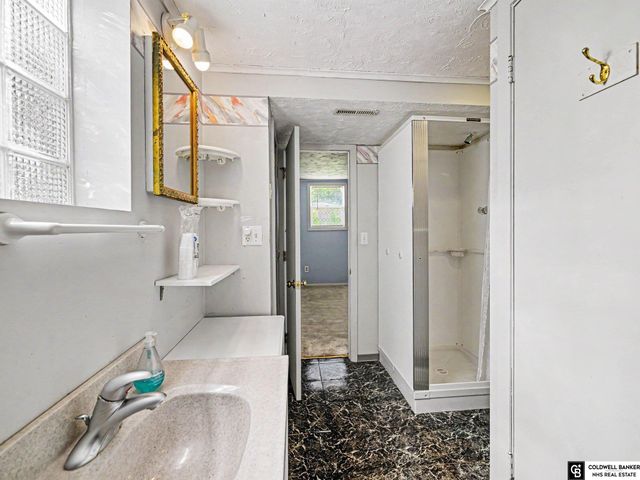 5026 Aspen Drive, Omaha, NE 68157