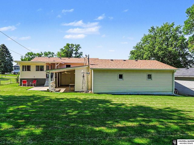 5026 Aspen Drive, Omaha, NE 68157