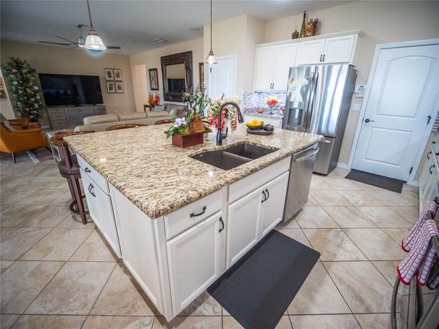 164 SILVER MAPLE ROAD, Groveland, FL 34736