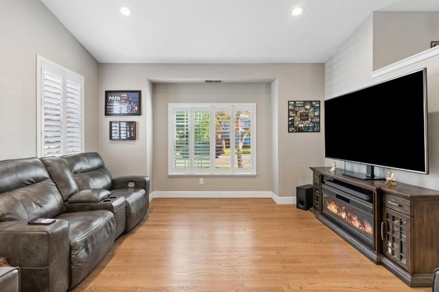 2890 Aquamarine Cir, Rescue, CA 95672