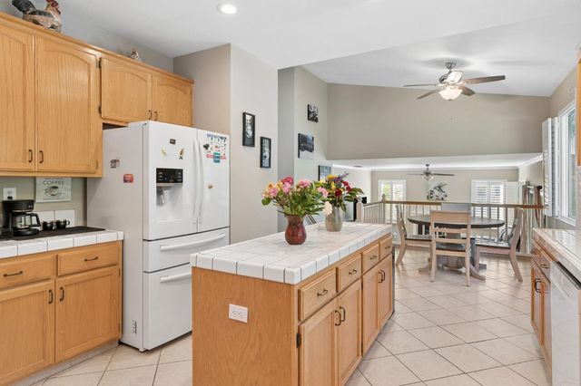 2890 Aquamarine Cir, Rescue, CA 95672