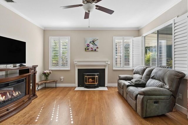 2890 Aquamarine Cir, Rescue, CA 95672