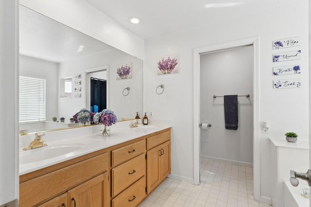 2890 Aquamarine Cir, Rescue, CA 95672